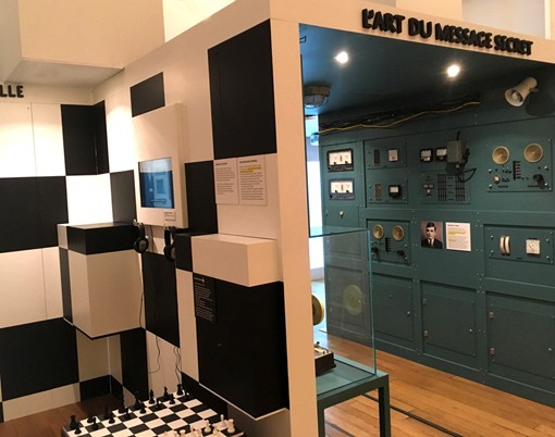 Lescharrons-claude-shannon-magicien-des-codes-exposition-itinerante-musee-des-arts-et-metiers-paris