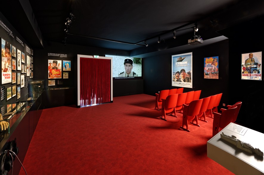 Musee cinema gendarmerie Saint-Tropez_scenographie immersive et numerique_Les Charrons_credit Blaise Adilon